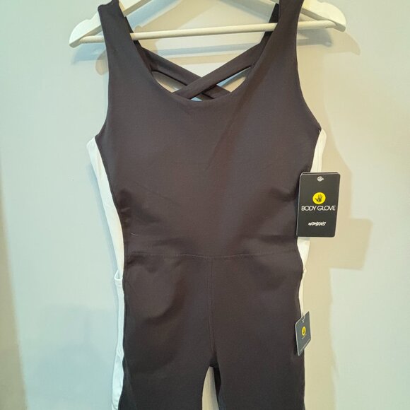 NWT Body Glove One-Piece Swimsuit/Shorts Women's Size Medium - Picture 1 of 6